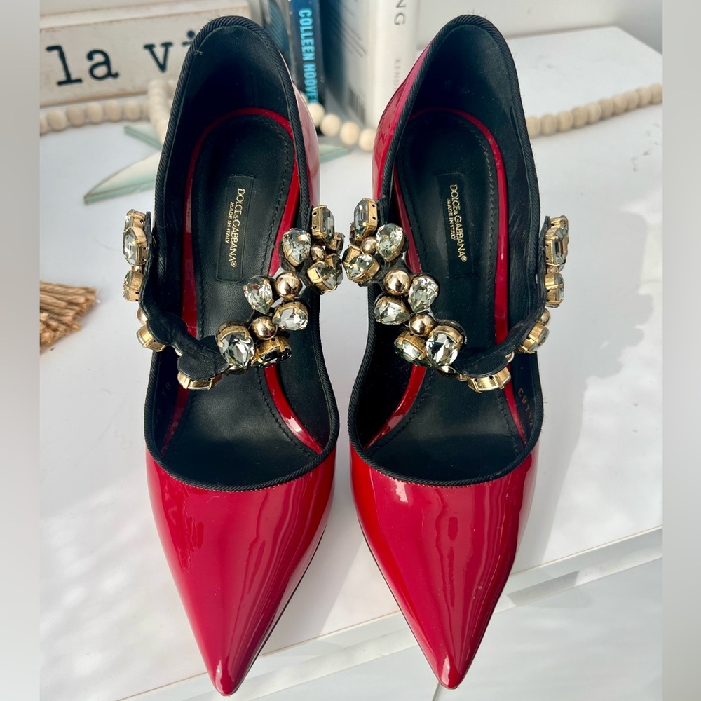Red Patent Leather DOLCE & GABBANA Crystal Embellishments Pumps 👠